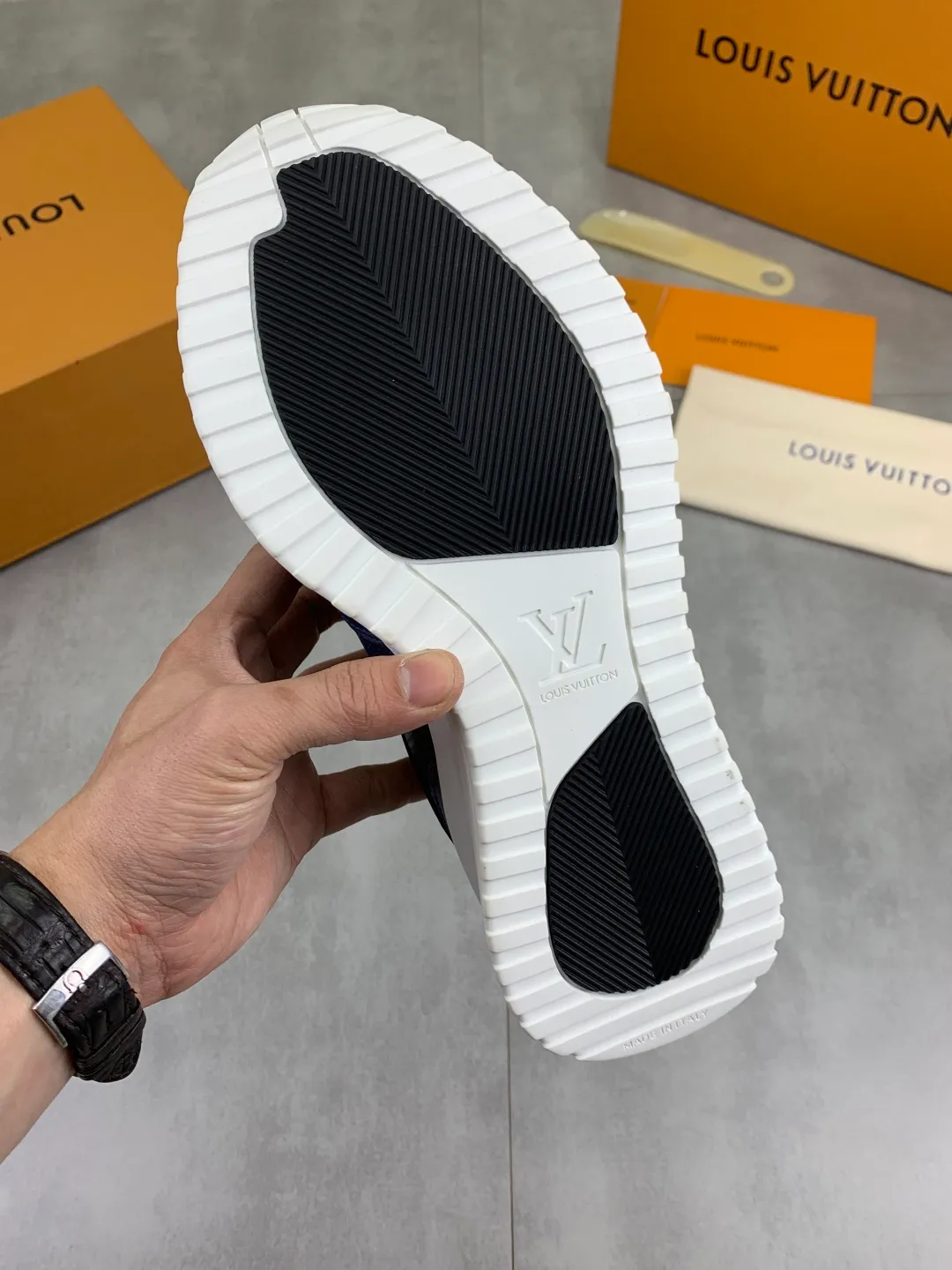 Men's men's shoes P680 new style 💶[LOUIS VUITTON] (original order) new style 🍀LV Louis Vuitton * - top version of LV classic trendy shoes! Use imported original cowhide and water-dyed cowhide lining. The latest original wear-resistant TPU combination outsole! High quality products! Multiple colors available, code number: 39-45 (46 customized)